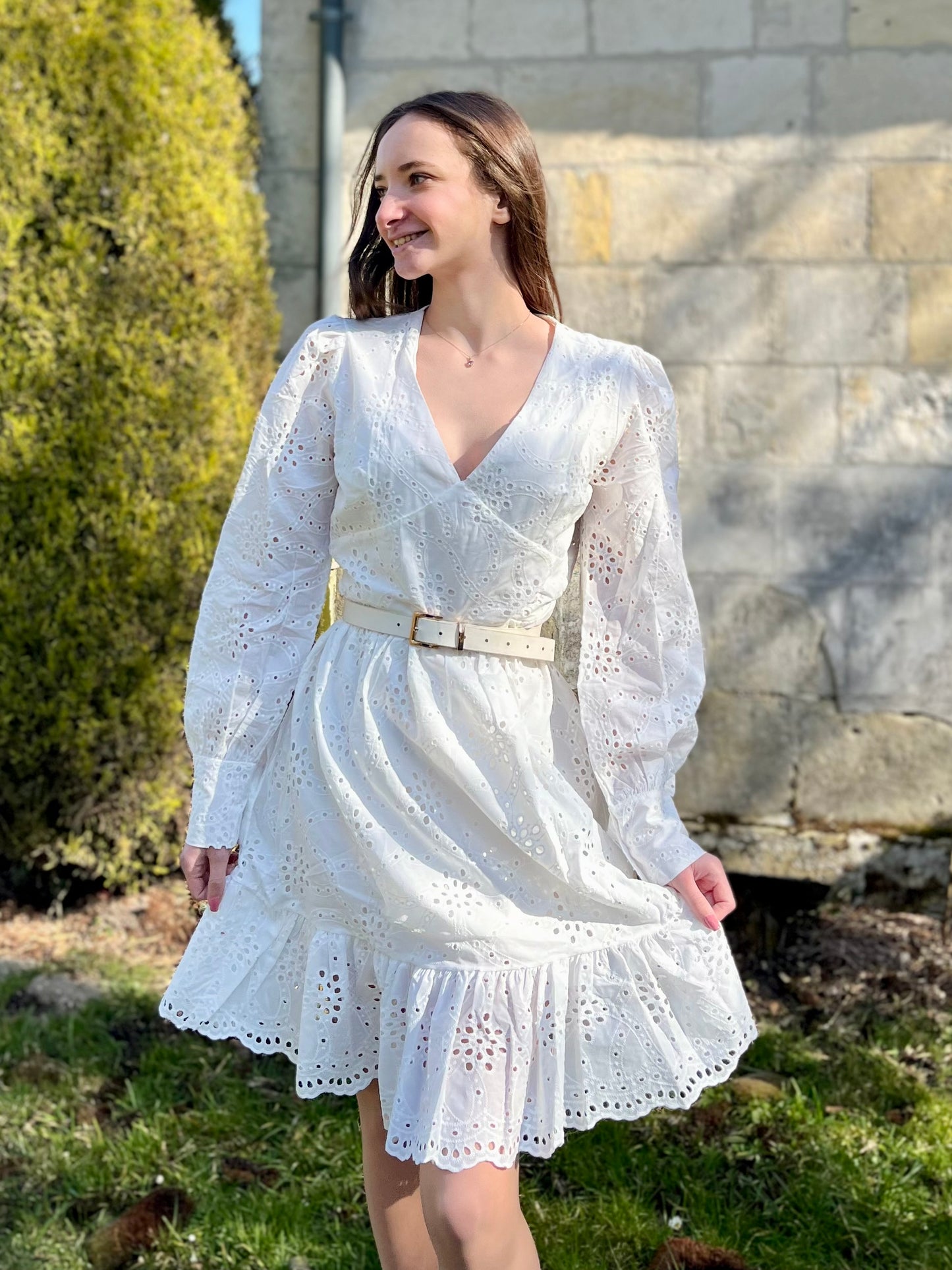 Robe courte en broderie - blanc