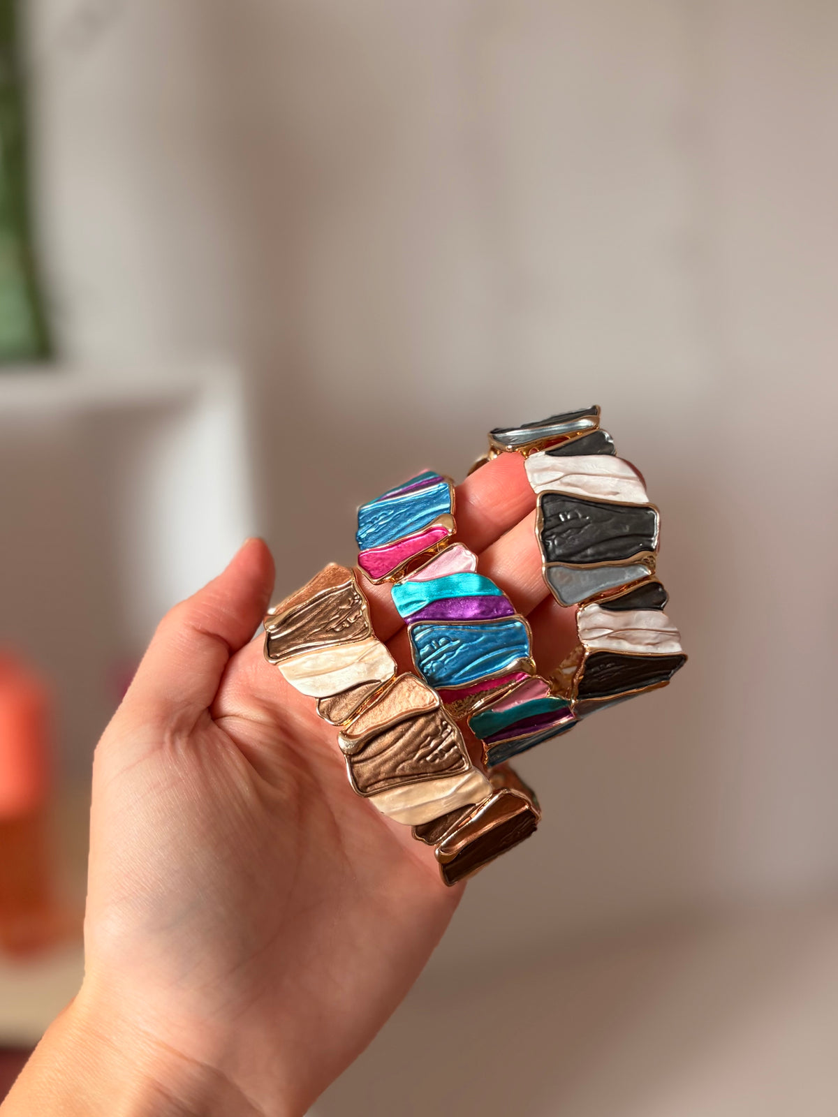 Bracelet breloque - plusieurs coloris disponibles