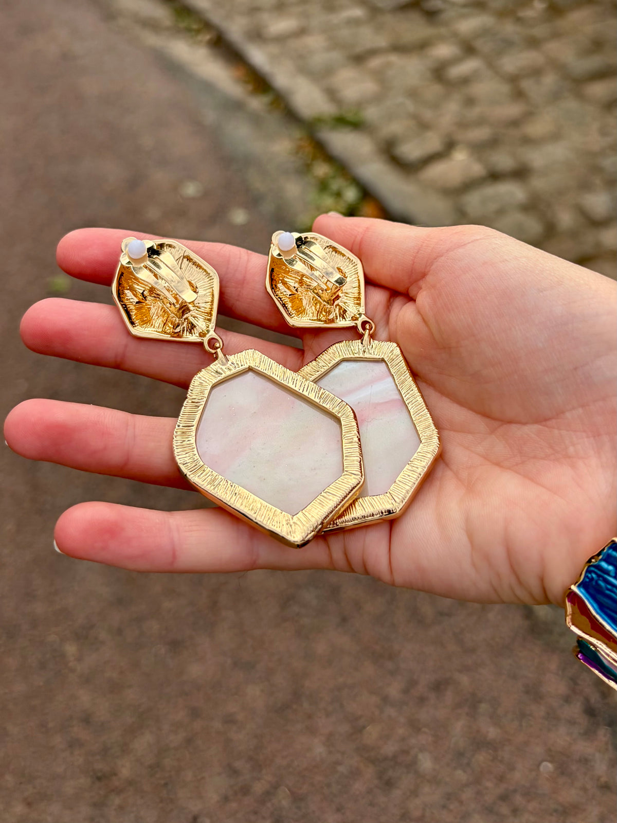 Boucles d’oreilles à clips - beige nacré
