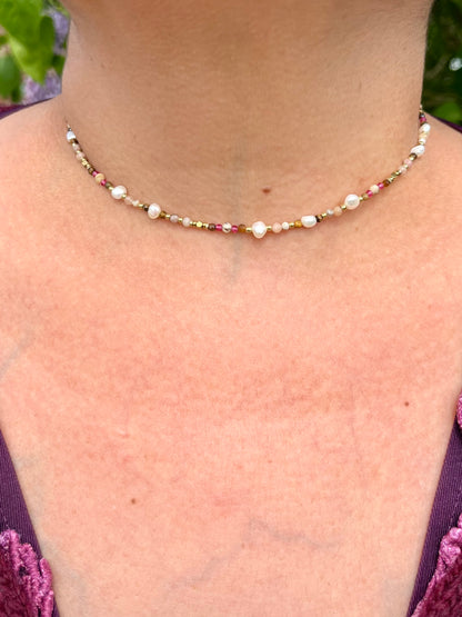 Collier ras de cou pierres naturelles - beige/rose