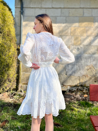 Robe courte en broderie - blanc