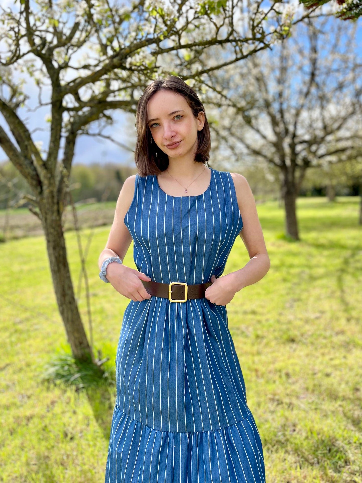 Robe sans manches avec ceinture - bleu marine