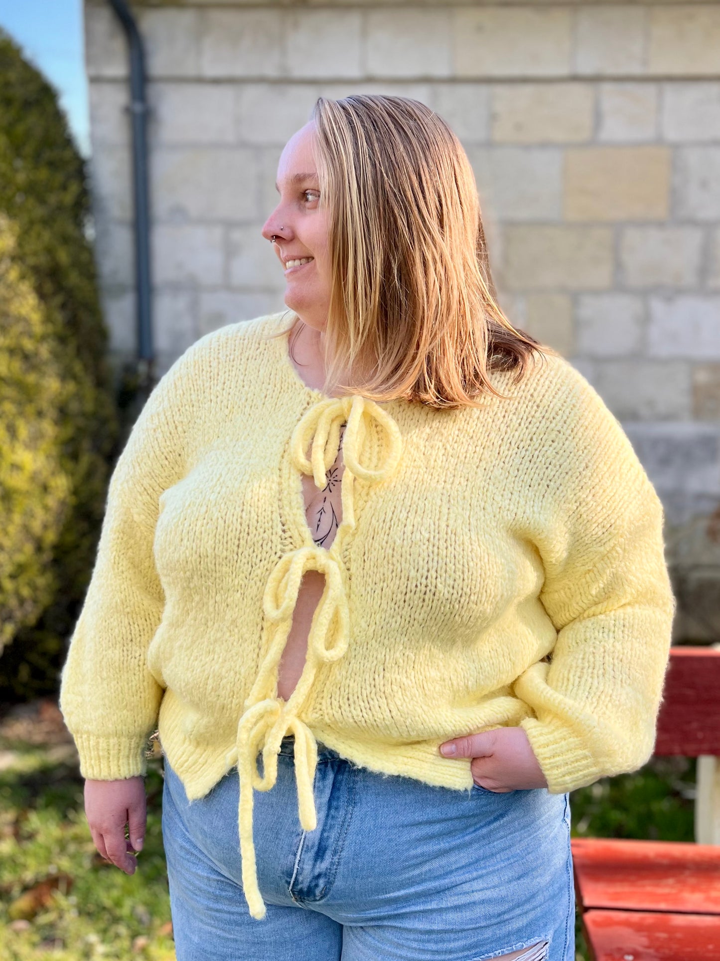 Gilet en laine avec noeud - jaune