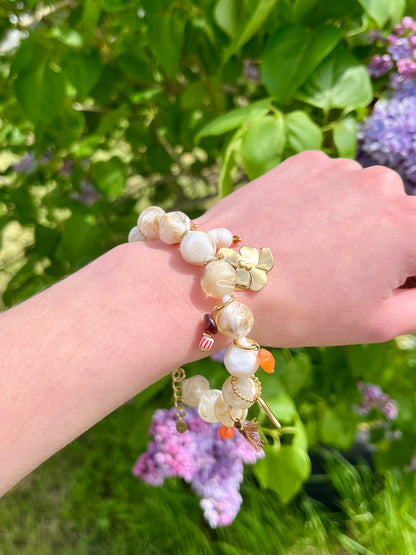 Bracelet perles naturelles et breloques - écru
