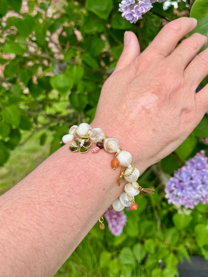 Bracelet perles naturelles et breloques - écru