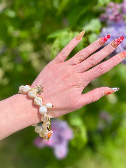 Bracelet perles naturelles et breloques - écru