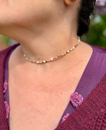 Collier ras de cou pierres naturelles - beige/rose