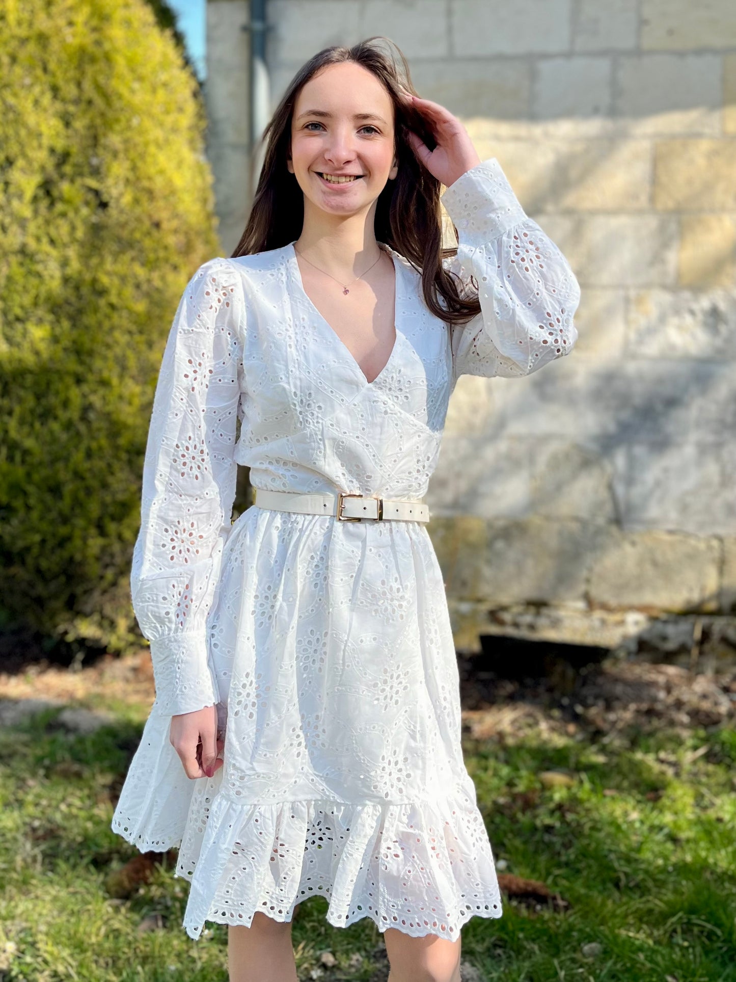 Robe courte en broderie - blanc